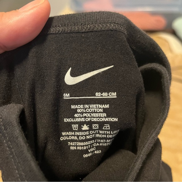Lot of NIKE Boys Clothing T-Shirt Shorts Black Gray Boys Size 6/9 Month Logo - Picture 10 of 11